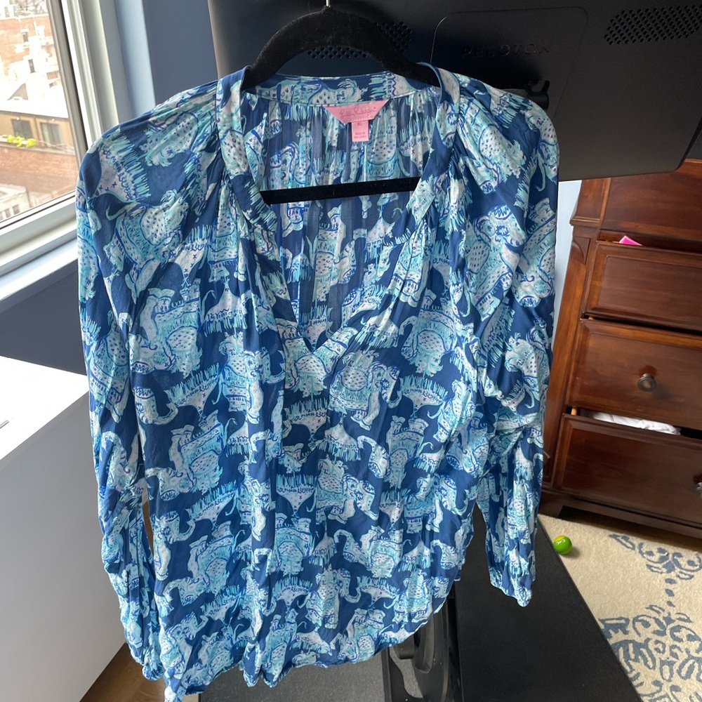 Blue and White Lilly Pulitzer Elephant Top XL.